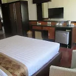 Rollaas Hotel And Resort